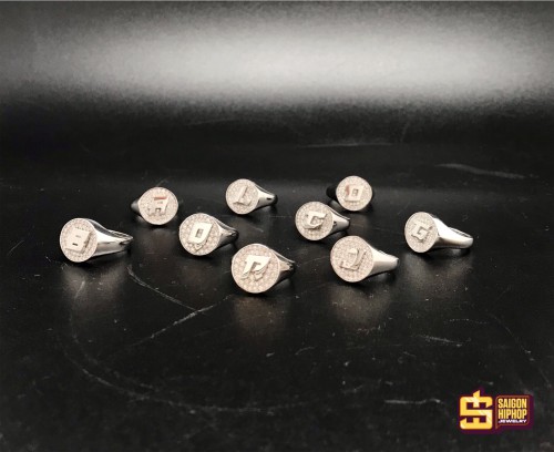 Nhẫn Chữ Cái Mặt Tròn 