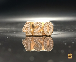Nhẫn “NTD & 420”